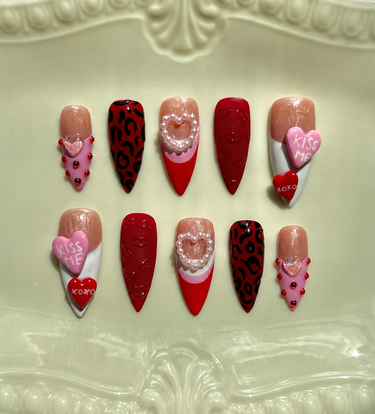 KISS DONT BITE product photo 1